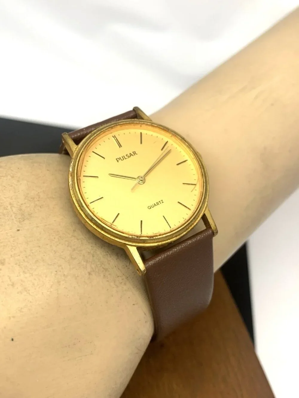 Pulsar Men's Watch V501-8A00 Vintage Quartz Gold Dial Brown Leather Strap 32.5mm